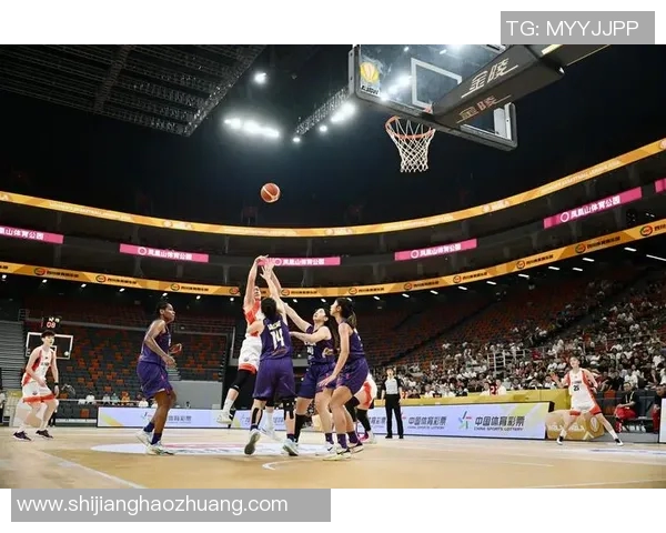 深入分析成都篮球队阵地战战术特点与执行策略