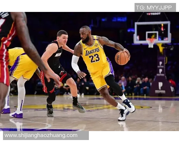 热火与湖人激战G2关键时刻谁能逆转局势争夺总冠军荣耀