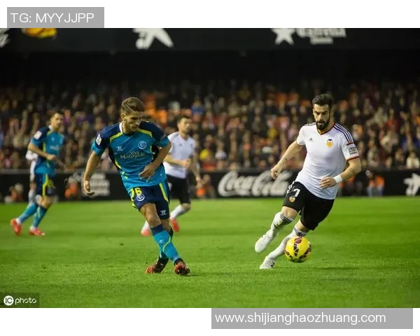 苏维埃之翼与莫斯科中央的巅峰对决展现足球魅力与激情的较量 苏维埃之翼与莫斯科中央的巅峰对决展现足球魅力与激情的较量